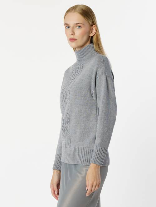 Women's sweater